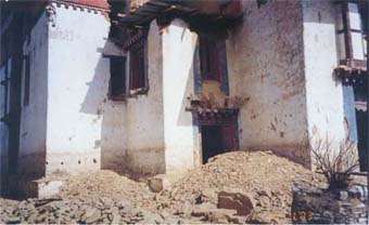 gal/Le_Monastere _Gangtey_Gompa/en_travaux/Travaux 2003/GG9.jpg